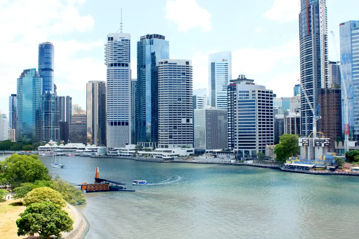 Modern Brisbane city skyline along the river, representing innovative IT support services for Brisbane businesses.